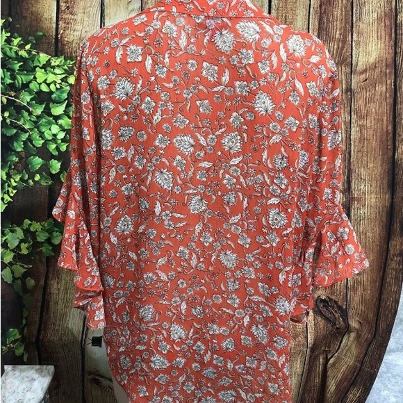 Vince Camuto Ruffle Sleeve Blouse Size Medium - Picture 4 of 5